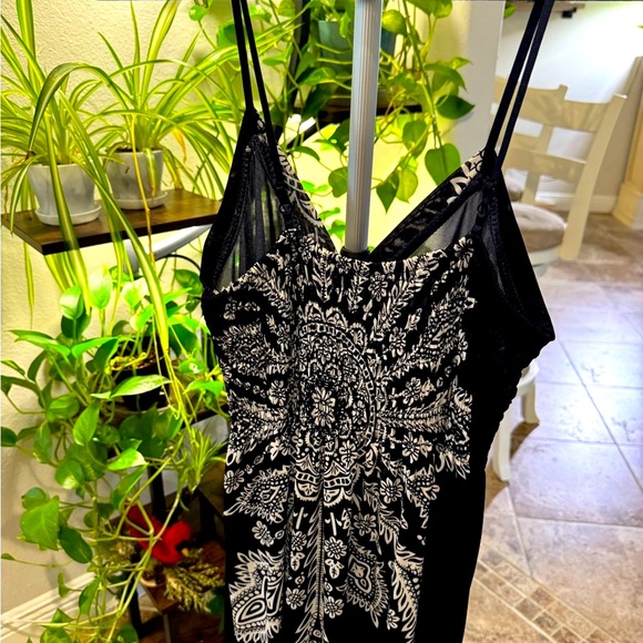 Elegant Navy and White Spaghetti Strap Dress - Picture 3 of 13